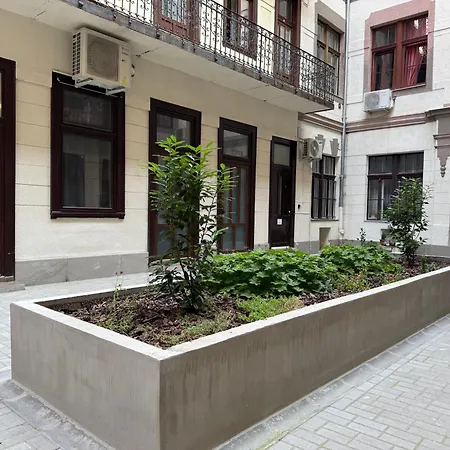 Km33 - - Hostaid Budapest