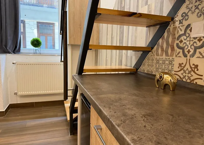 Km33 - - Hostaid * Budapest